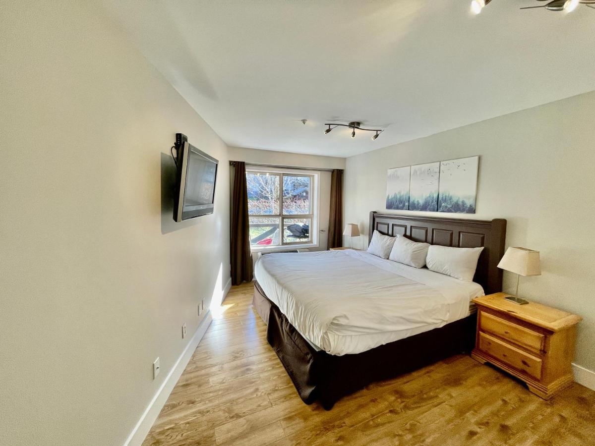 Best Ski In Ski Out Condo At Whistler Exterior photo